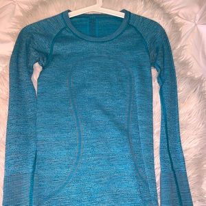 Long sleeve lululemon tight shirt